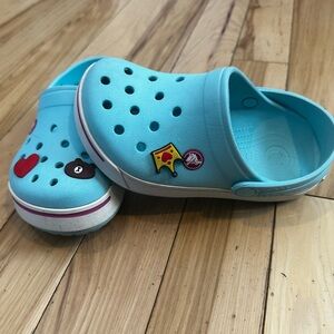 Kids' Classic Clog - blue with jibbitz charms